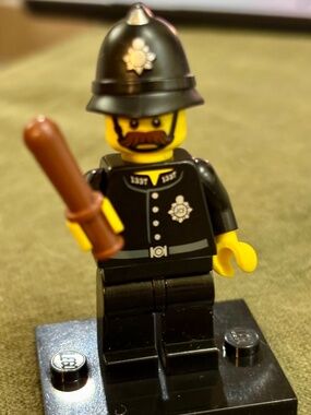 Constable, Series 11 (col11-15) with Stand and Accessories. LIKE NEW!